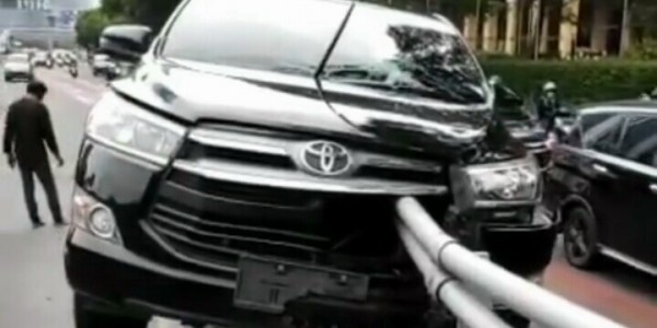 Macam Sate, Innova di Gatsu Tubruk Pembatas Jalan