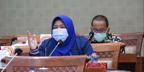 DPR Minta Pemerintah Pastikan Keamanan Vaksin Covid-19 saat Vaksinasi