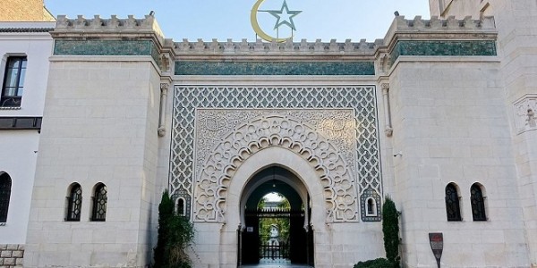 Kampanye Islamofobia, Pemerintah Prancis Tutup Sembilan Masjid