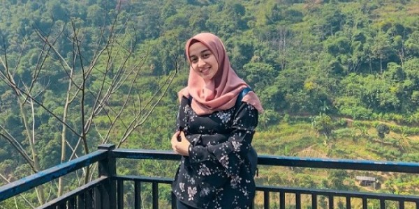 Inspiratif! Maya Nabila Mahasiswi S3 ITB Berusia 21 Tahun 