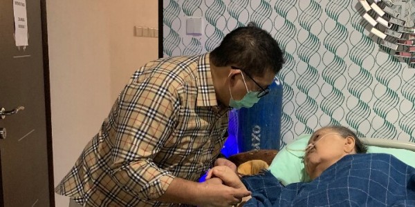Temani Sang Bunda, Fadli Zon: Semoga Allah Mengangkat Sakitnya