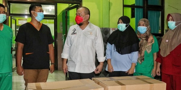 Ketua DPD RI Apresiasi Kerja Cepat TNI AL Kirimkan Baju APD ke Mamuju
