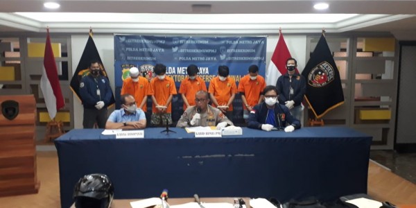 Berbekal Pistol Mainan dan Celurit, Komplotan Perampok Gasak Rp 36 Juta dari Alfamart Ciputat