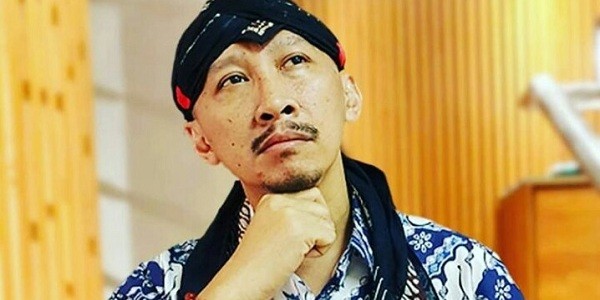 Abu Janda Dilaporkan ke Bareskrim Terkait Pertanyaan Evolusi Natalius Pigai