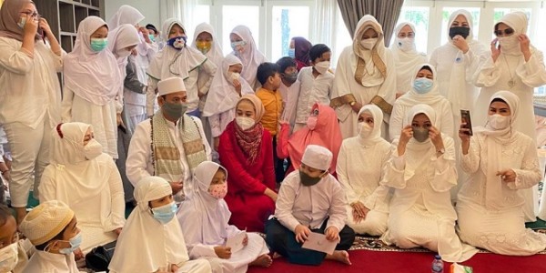 Bamsoet Bersama Majelis Taklim BS Berikan Santunan Anak Yatim