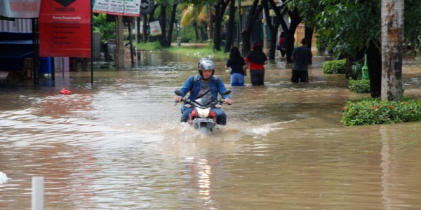 Terobos Banjir
