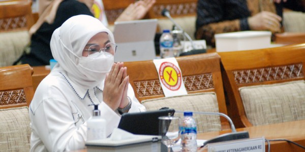 Menaker Raker Dengan Komisi IX DPR RI
