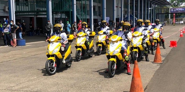 Bamsoet Test Drive Mobil dan Motor Listrik di Sirkuit Sentul