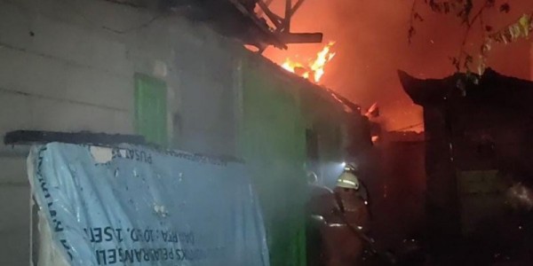 Kebakaran Hebat di Cakung Hanguskan 15 Rumah