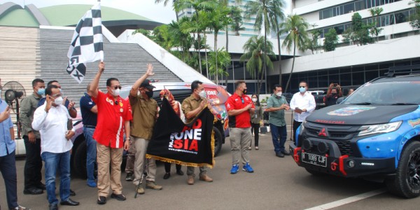 Ketua MPR Bamsoet Lepas Pajero Indonesia One