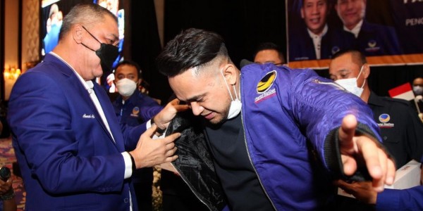 Terjun ke Dunia Politik, Aktor Ramzi Resmi Bergabung dengan NasDem