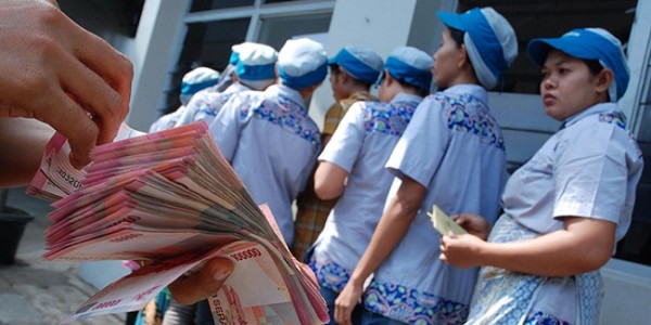 Buruh Minta Pembayaran THR Tahun Ini Tidak Dicicil