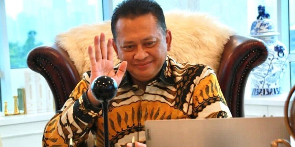 Bamsoet Kembali Raih Penghargaan Parliament of The Year