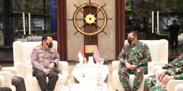 Bahas Peningkatan Kerjasama Keamanan Perairan Laut, Kapolri Sambangi KSAL