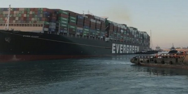 Kapal MV Ever Given Yang Nyangkut di Terusan Suez Sudah Berbelok 80 Persen