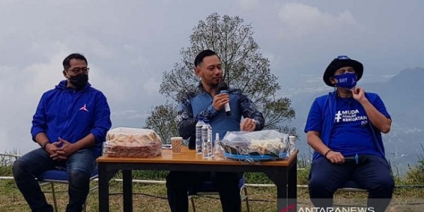 AHY Nilai Pihak KLB Seharusnya Minta Maaf ke Jokowi Karena Bikin Gaduh