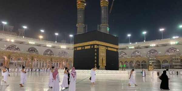 Mulai Bulan Ramadhan, Saudi Beri Izin Umrah Bagi Jamaah yang Sudah Divaksin