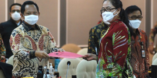 Mendagri Bahas RUU Otsus Papua Di DPR