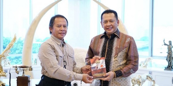 Mau Jadi Polisi, Bamsoet Sarankan Generasi Muda Baca Dulu Buku 'Pearl Harbor Hiroshima Nagasaki'