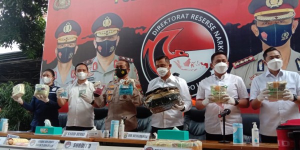 Sebanyak 5.385 Butir Ekstasi Buatan Jerman Disita, Satu WN Nigeria Jadi Tersangka