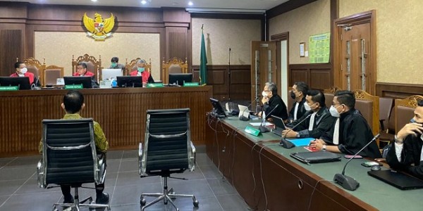 Pemberi Suap Tak Didakwa Sama Sekali, Pengacara Juliari: Aneh, Suap Itu Ada Penerima dan Pemberi