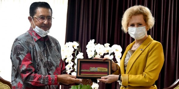Bertemu Dubes Rusia, Fadel Muhammad Bahas Vaksin Sputnik