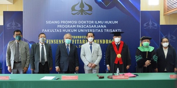 Diuji Menteri PUPR, Pengacara Finsensius Mendrofa Raih Gelar Doktor Universitas Trisakti