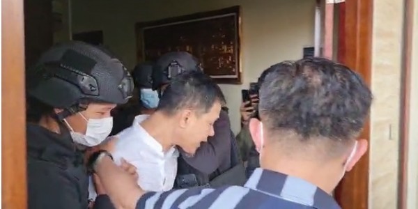 Munarman FPI Ditangkap di Rumahnya di Kawasan Pondok Cabe