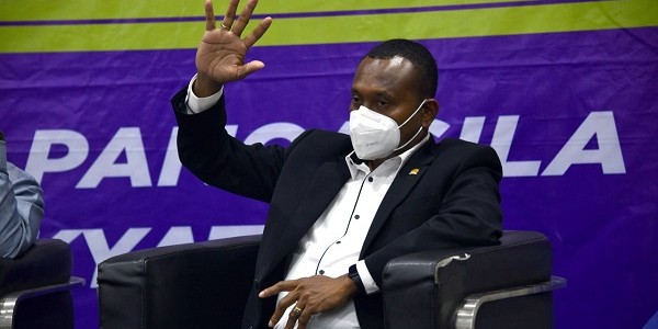 Yan Mandenas: Penyelesaian Kekerasan di Papua Harus Melalui Jalan Dialog dan Rekonsiliasi