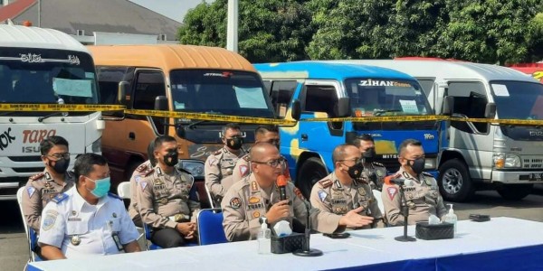 Dua Hari Beroperasi, Ditlantas Polda Metro Amankan 115 Mobil Travel Gelap