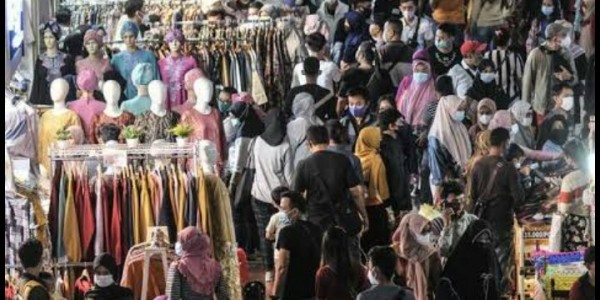 Antisipasi Terulangnya Kerumunan, Ratusan Polisi dan TNI Berjaga di Pasar Tanah Abang