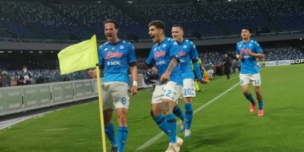 Cukur Udinese 5-1, Napoli Lompat ke PosisiKedua Klasemen