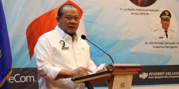 Ketua DPD RI Dorong Pemda Buat Program Peningkatan Kualitas Guru Diniyah