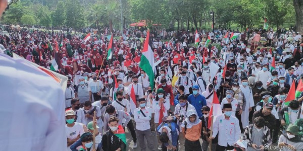 Geruduk Kedubes AS, Ribuan Massa Aksi Bela Palestina Kutuk Paman Sam