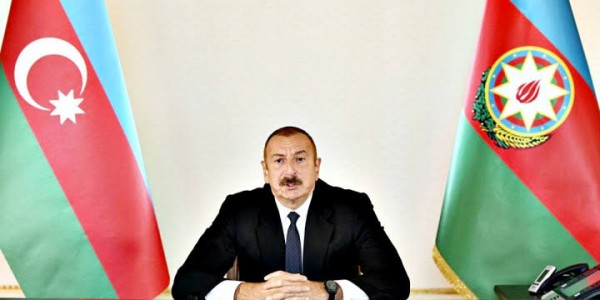Rakyat Azerbaijan Rayakan Peringatan Hari Jadi Republik Demokratik Azerbaijan
