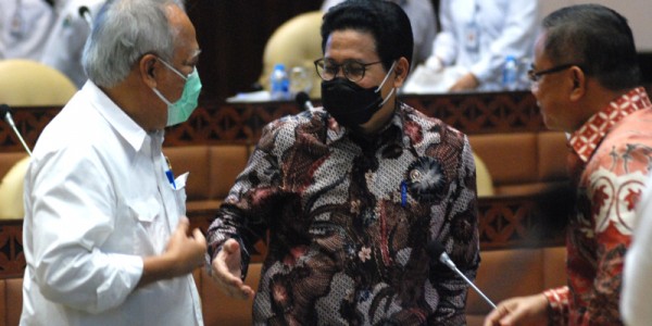 Komisi V DPR Raker Dengan Men PUPR dan Mendes PDT