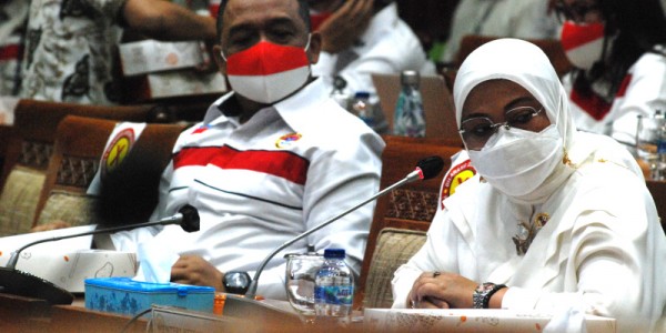 Menaker Ida Fauziyah Raker Dengan Komisi IX DPR RI