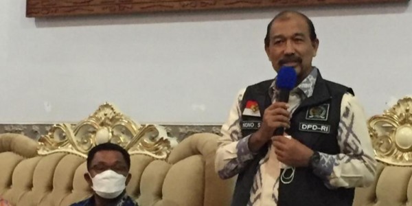 Nono Sampono Ajak Masyarakat Tanimbar Bangun SDM Kembangkan Sektor Pariwisata