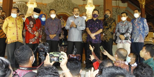 Dukung DPD RI Serap Aspirasi, Pemprov Bali Hibahkan Aset untuk Kantor Daerah