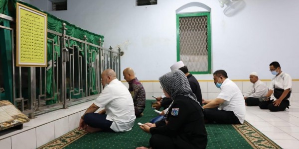 LaNyalla Kunjungi Makam Kyai Ageng Muhammad Besari dan Kyai Ageng Basyariyah