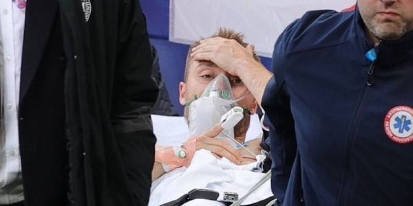 Alami Kolaps di Lapangan, Christian Eriksen Dibawa ke RS Dalam Kondisi Stabil