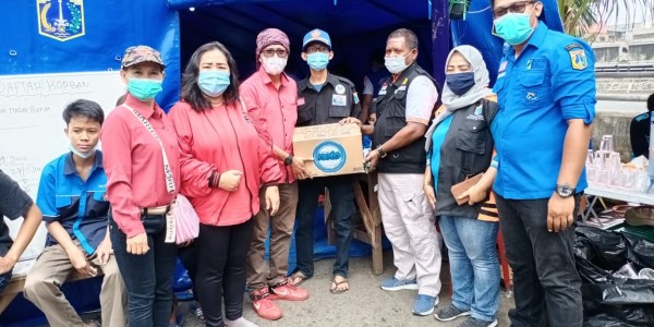 Peduli Korban Kebakaran, Ranting PDIP Pademangan Timur Serahkan Bantuan