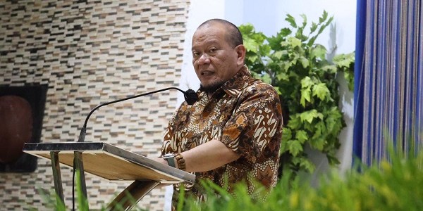 La Nyalla Minta Pemerintah Bangun Pabrik Ekstraksi Aspal Buton untuk Stop Impor