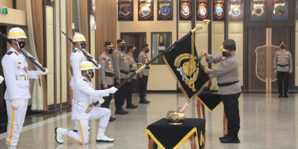 Jelang HUT Bhayangkara, Mabes Polri Gelar Upacara Pencucian Panji Bhayangkara