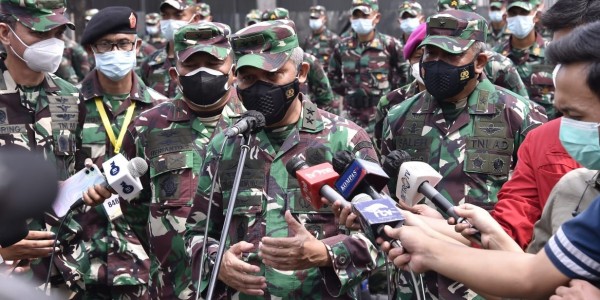 176 Tenaga Kesehatan TNI Tiba di Wisma Atlet Kemayoran