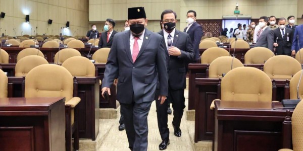 Ketua DPD RI Minta Pengusaha Sektor Non Esensial dan Kritikal yang Langgar PPKM Disanksi Tegas