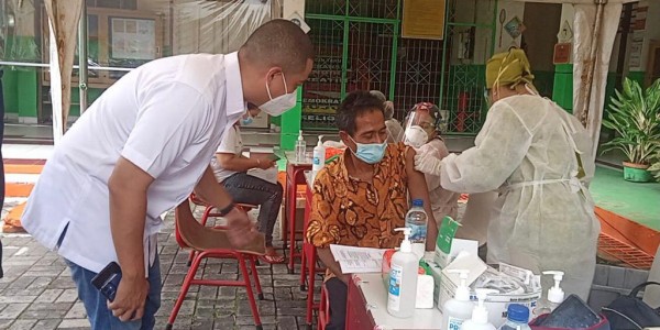 Percepat Pemberian Vaksin, NasDem Gelar Vaksinasi Keliling