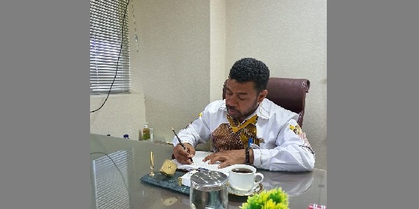 Senator Filep Soroti Masalah Rekrutmen Tenaga Kerja di Papua