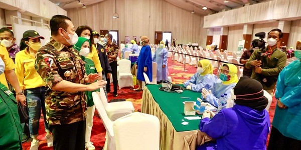 Pemerintah Diharap Optimalkan Pemberian Vaksin Booster bagi Nakes