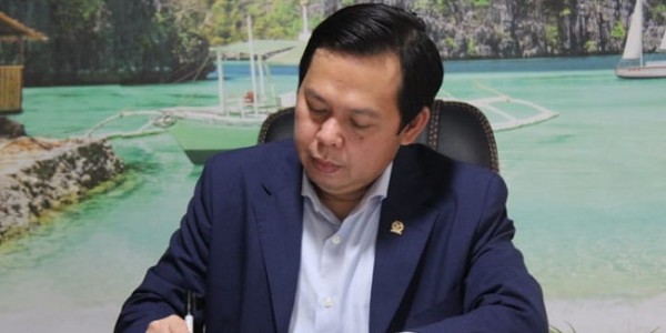 Pimpinan DPD RI: TNI-Polri Berkontribusi Besar Terhadap Penanganan Covid-19.